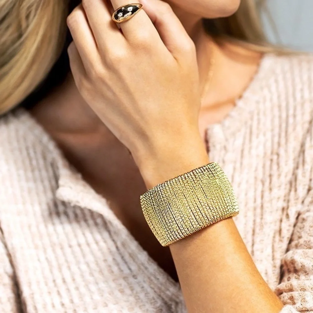 Urban Haven goldtone 25 chic